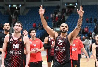 גם לאמב כיכב מחוץ לקשת (צילום: ברני ארדוב)