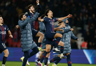 מרקיניוס ושחקני פריז סן ז'רמן חוגגים (צילום: רויטרס)