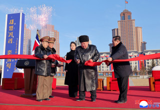 קים ג'ונג-און. מגורים ל-2500 משפחות של חיילים שלחמו ברוסיה (צילום: רויטרס)