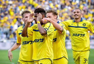 שחקני מכבי תל אביב, הליו וארלה, איתמר נוי, אמיר סהיטי (צילום: אריאל שלום)