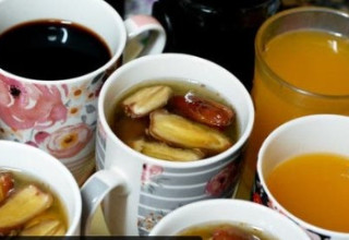 מיצים שנמכרים ברחוב במצרים  (צילום: צילום מסך רשת X)