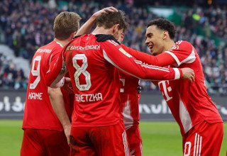 שחקני באיירן מינכן חוגגים (צילום: Jürgen Fromme - firo sportphoto)