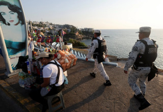 אנשי המשמר הלאומי בסיור אחרי חיסול ברון הסמים "אל מנצ'ו", אקפולקו, מקסיקו, 22 בפברואר 2026 (צילום: רויטרס)