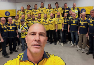 אבי נמני ושחקני מכבי תל אביב לשעבר (צילום: צילום מסך, אינסטגרם מכבי תל אביב)