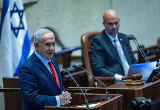 ראש הממשלה בנימין נתניהו נואם בדיון 40 חתימות (צילום: יונתן זינדל, פלאש 90)