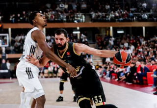 התעורר במאני-טיים. ניקולה מירוטיץ' מול תאו מאלדון (צילום: GettyImages, Roberto Finizio)