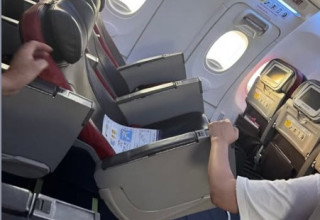 שורת המושבים שהתנתקה בטיסה (צילום: רשתות חברתיות, שימוש לפי סעיף 27 א')