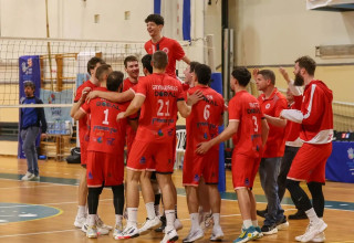 הפועל מטה אשר בכדורעף (צילום: אתר רשמי, אלכסנדר בוך)