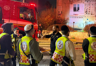 זירת השריפה בנתניה (צילום: תיעוד מבצעי מד"א)