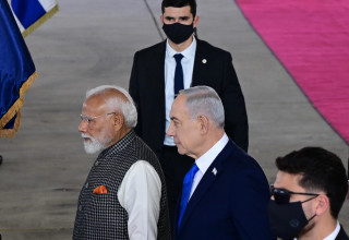 נרנדרה מודי ובנימין נתניהו בביקור בישראל (צילום: אבשלום ששוני)