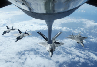 מטוסי F22 (צילום: REUTERS/Hugh Gentry)