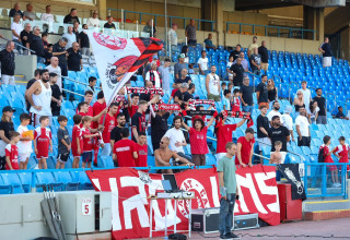 אוהדי הפועל רמת גן (צילום: קובי אליהו)