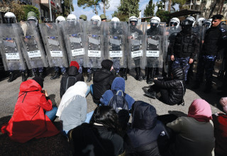 שוטרים פלסטינים הפגנה רמאללה 2024 (צילום:  רויטרס)