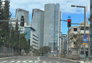 רחובות תל אביב ריקים מאדם (צילום: אבשלום ששוני)