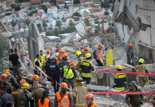זירת הנפילה בבית שמש (צילום: יונתן זינדל פלאש 90)
