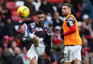 ברונו פרננדש שחקן מנצ'סטר יונייטד בחימום (צילום: רויטרס)