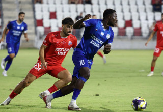 מוחמד אוסמן, עירוני טבריה לצד יונתן פרבר, הפועל חיפה (צילום: דני מרון)