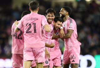 ליאונל מסי חוגג עם שחקני אינטר מיאמי (צילום: GettyImages)