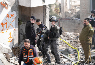 זירת נפילת הטיל האיראני בבית שמש (צילום: דוברות המשטרה)