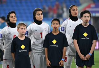 שחקניות נבחרת הנשים של איראן (צילום: GettyImages, Albert Perez)