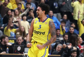 שביעות רצון אצל הצהובים. סנטוס (צילום: דני מרון)