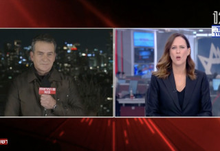 יונית לוי מגישה את המהדורה המרכזית עם דני קושמרו בערוץ 12 (צילום: צילום מסך ערוץ 12)