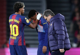 לאמין ימאל מנחם את באלדה (צילום: Gettyimages)