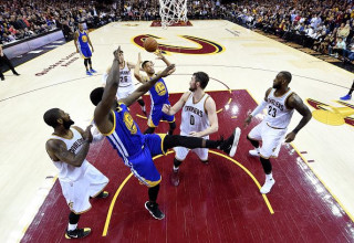 גולדן סטייט נגד קליבלנד בגמר 2017 (צילום: Pool)