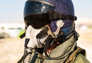 קסדת הטייס (צילום: שאטרסטוק)