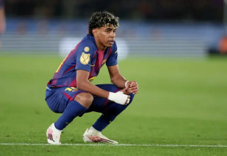 לאמין ימאל היה עצבני בסיום (צילום: אימג'בנק  GettyImages, David Ramirez/Soccrates)