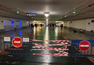 החניון התת-קרקעי של הבימה במבצע "שאגת הארי" (צילום: אבשלום ששוני)