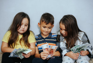 חינוך פיננסי לילדים בזמן האזעקות (צילום: שאטרסטוק)