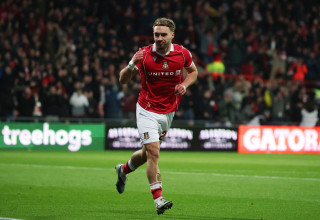 סם סמית' שחקן רקסהאם חוגג שער (צילום: רויטרס)