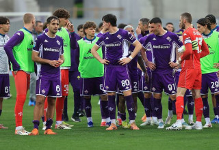 שחקני פיורנטינה מאוכזבים אחרי תיקו מאופס מול פארמה (צילום: Gabriele Maltinti)