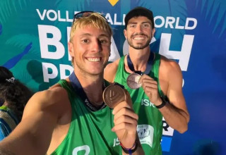 מדליית ארד היסטורית בטורניר הצ'אלנג' בהודו (צילום: איגוד הכדורעף)