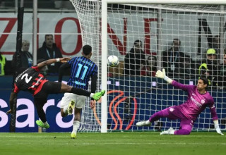 אסטופיניאן יורה את ה-0:1 (צילום: אימג'בנק  GettyImages, Image Photo Agency)