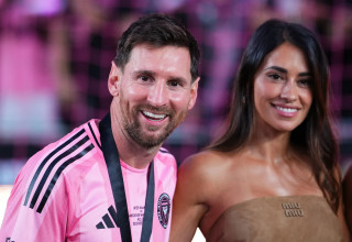 אנטונלה עם ליאונל מסי שחקן אינטר מיאמי (צילום: GettyImages, Rich Storry)
