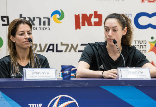 הקפטנית עדן רוטברג, המאמנת שירה העליון נבחרת ישראל כדורסל נשים (צילום: דני מרון)