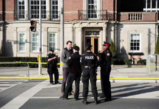זירת הירי לעבר הקונסוליה האמריקאית בטורונטו (צילום: רויטרס)