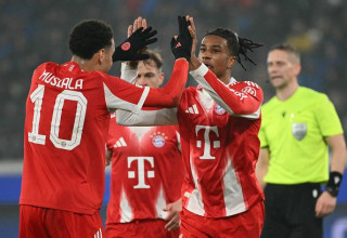 מייקל אוליסה וג'מאל מוסיאלה חוגגים (צילום: GettyImages)