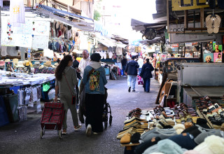 שוק הכרמל בזמן מבצע שאגת הארי (צילום:  אבשלום ששוני)