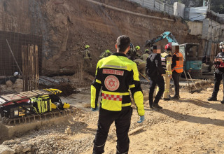 מזירת האירוע שבה נהרג הפועל בנשר (צילום: תיעוד מבצעי מד"א)