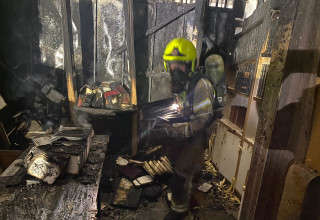 שריפה בבית כנסת ברמלה (צילום: דוברות כיבוי והצלה)