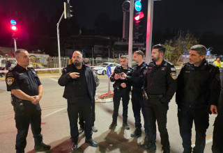 זירת הרצח בחולון (צילום: דוברות המשטרה)