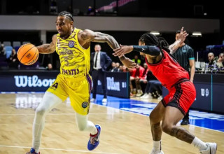 שחקן הפועל חולון אקסבייר מנפורד (צילום: אתר רשמי, אתר פיב"א)