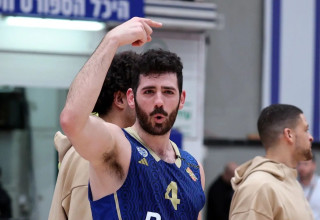 שחקן מכבי תל אביב גור לביא (צילום: דני מרון)