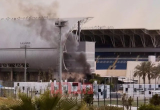 צפו: פיצוץ מחוץ לאצטדיון כדורגל מוכר בישראל (צילום: תיעוד ברשתות חברתיות לפי סעיף 27 א' לחוק זכויות יו)
