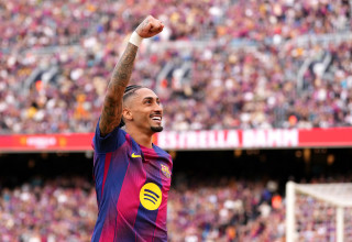 ראפיניה שחקן ברצלונה חוגג מול סביליה (צילום: GettyImages)