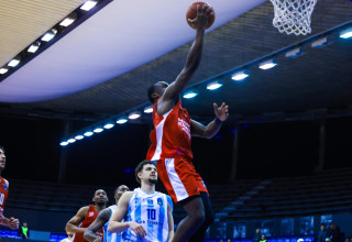 שחקן הפועל ירושלים ג'ארד הארפר (צילום: אתר רשמי, מיכל בן גיגי)