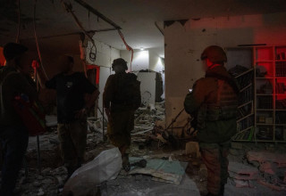 פיקוד העורף בזירות הנפילה (צילום: דובר צה"ל)